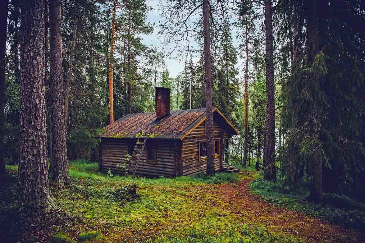 Winterzauber: Blockhütte mit Sauna in Finnland