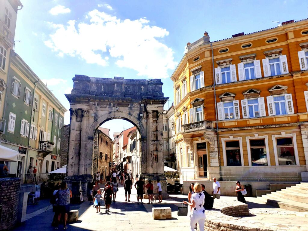 Tourismus in Pula