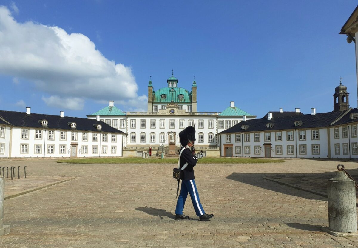Wachsoldat vor Schloss Fredensborg