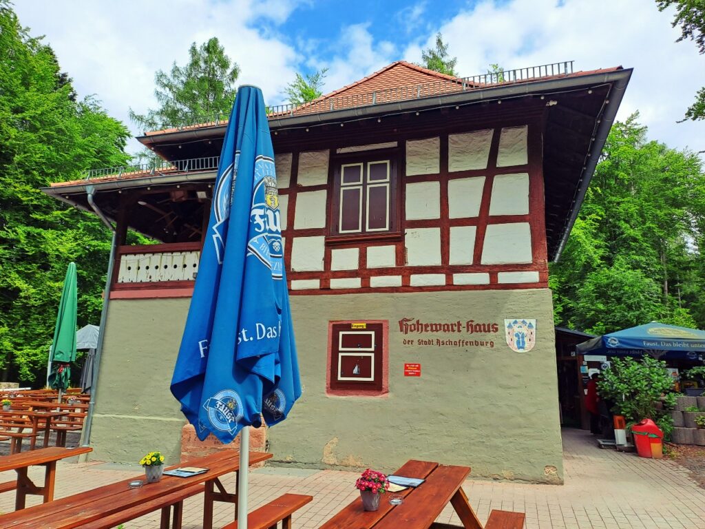 Wandern im Räuberland zum Hohewart-Haus