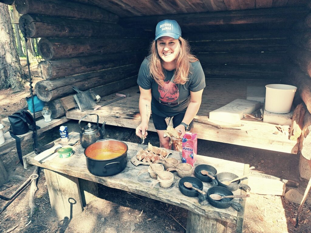 Kanufahren in Finnland mit Mittagessen im Wald