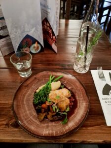 Abendessen bei Arctic SnowHotel & Glass Igloos