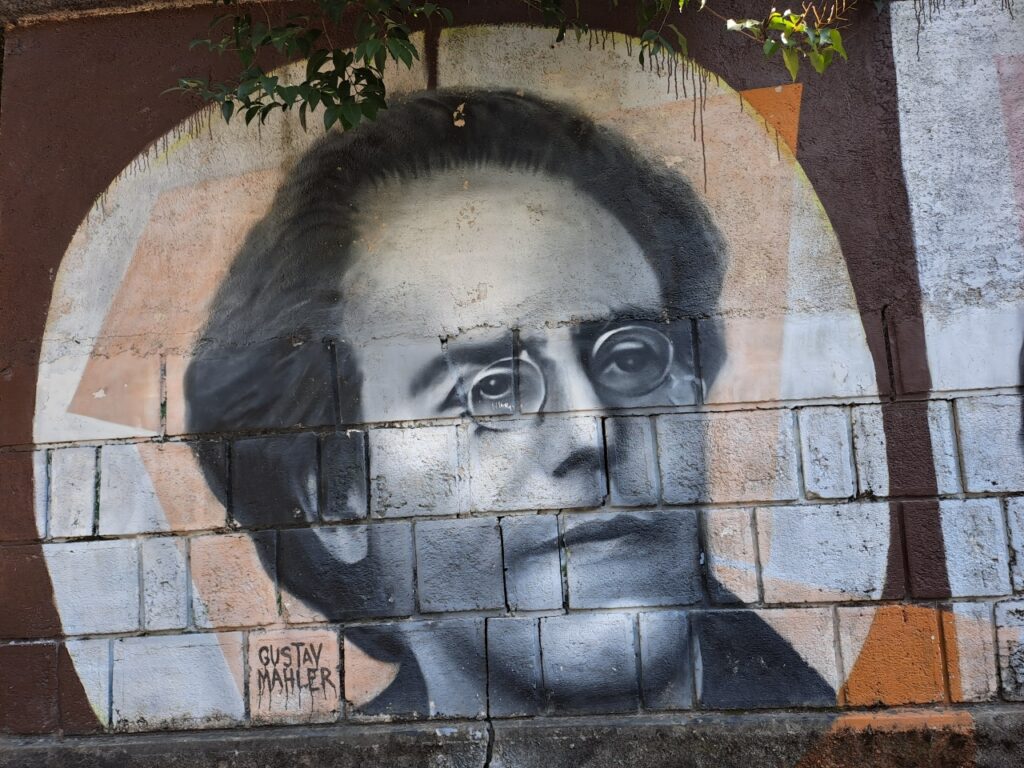 Wandgemälde von Gustav Mahler im Park Angiolina