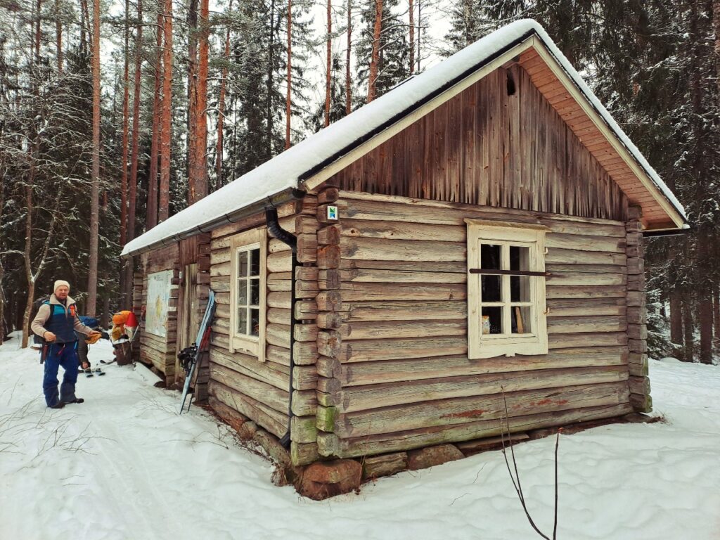 Die Moronvuori-Hütte im Valkmusa National Park