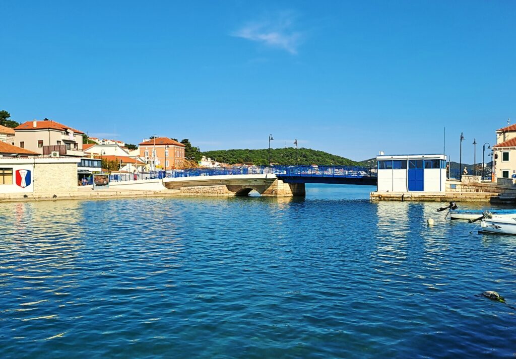 Die Brücke von Tisno