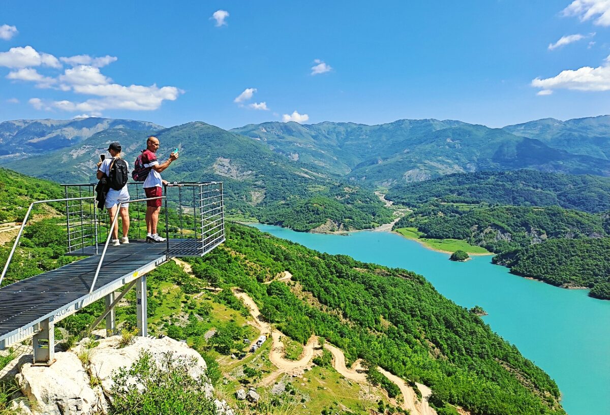 Albanien Urlaub am Bovilla See