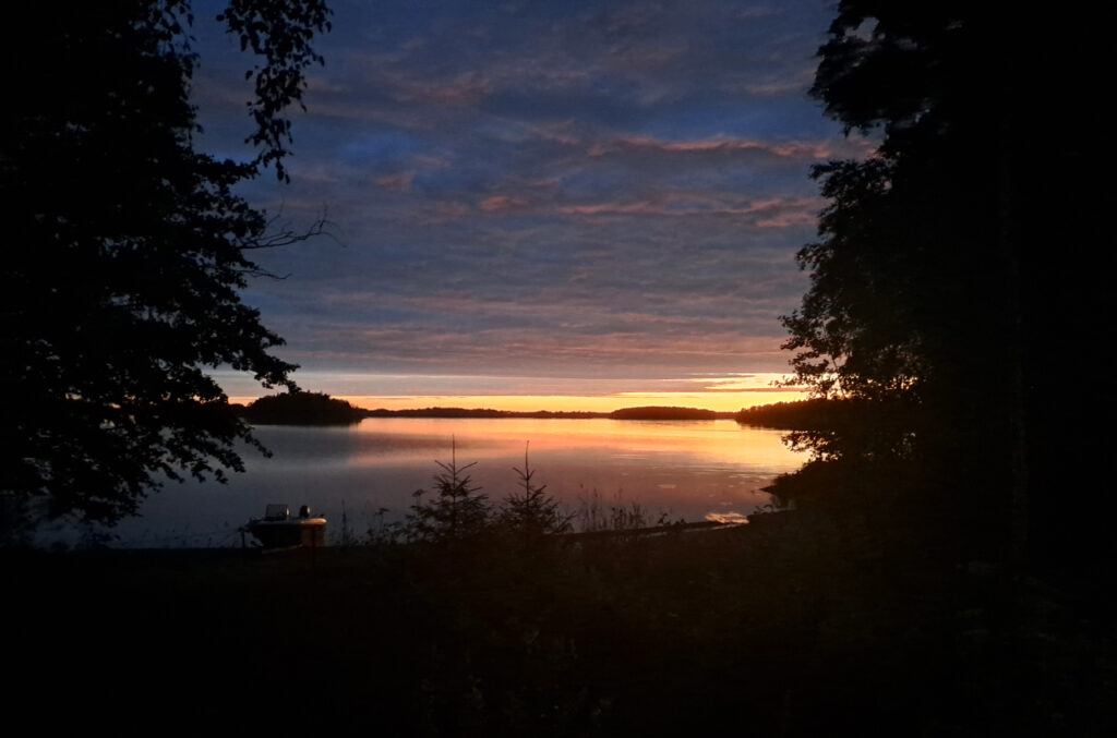 Saimaa in der finnischen Sommernacht
