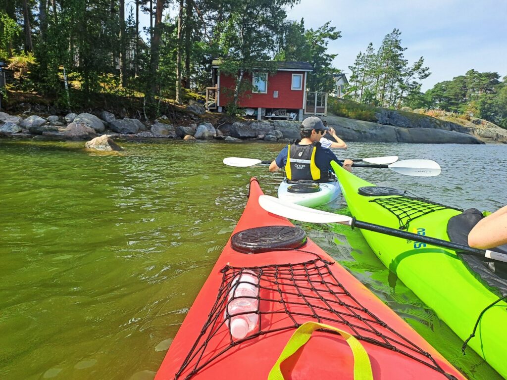 Kayaking im Schärengarten von Helsinki
