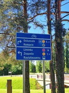 EuroVelo 10 finnische Westküste Wegweiser bei Oulu